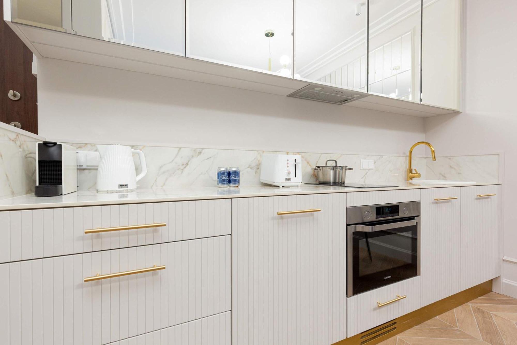 Apartment Lux Center Mennica By Renters Prestige Warschau