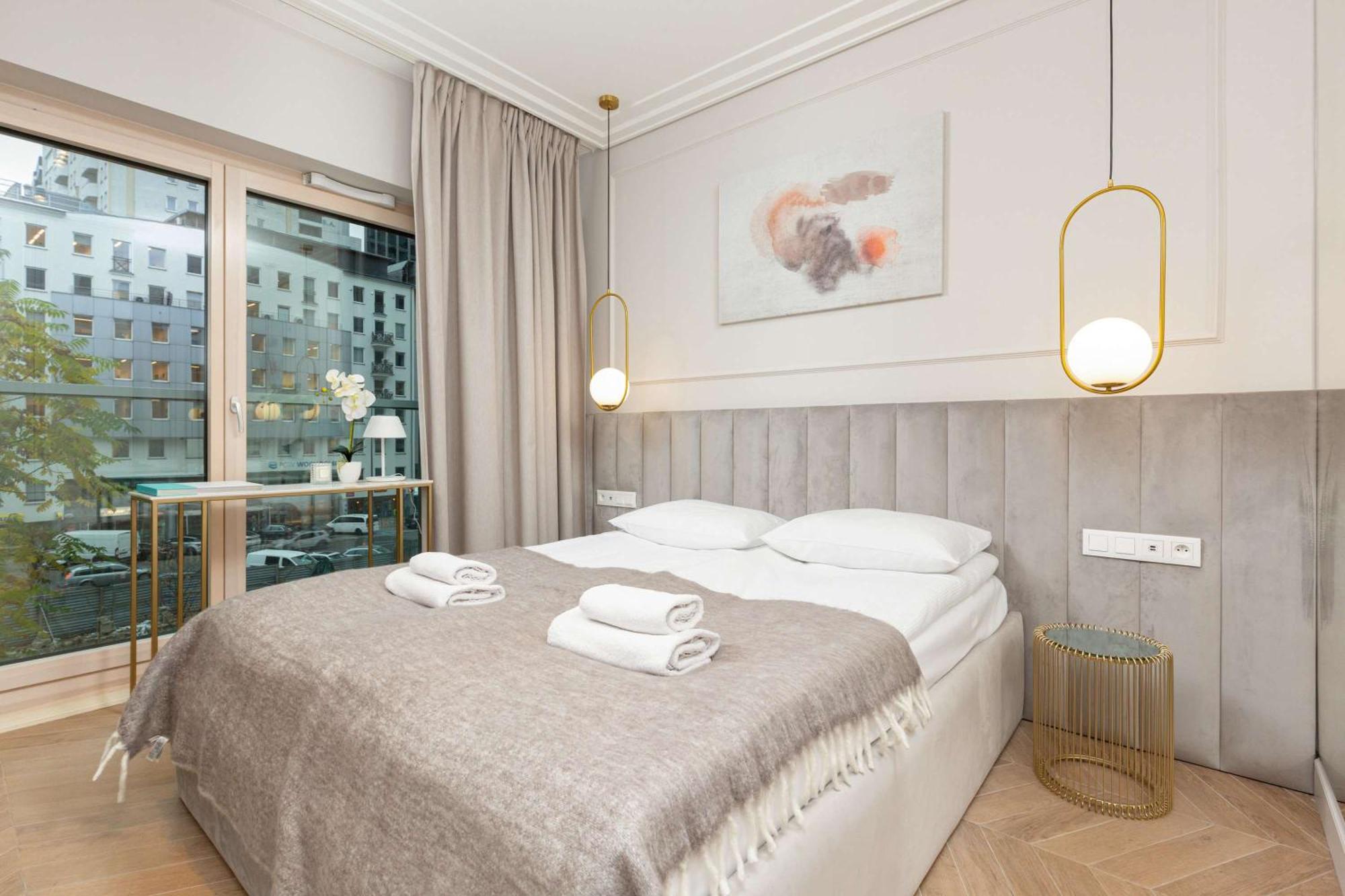Lux Center Mennica By Renters Prestige Apartment