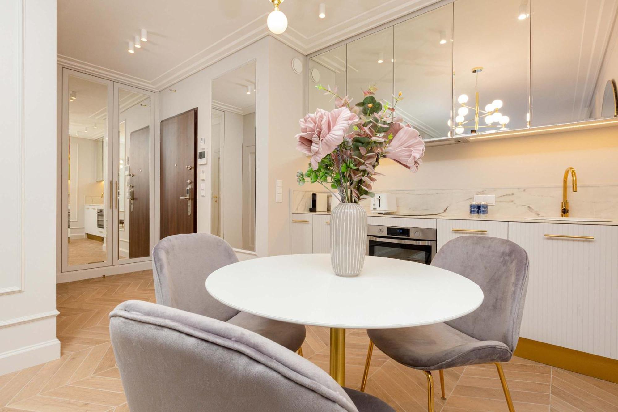 Apartment Lux Center Mennica By Renters Prestige *