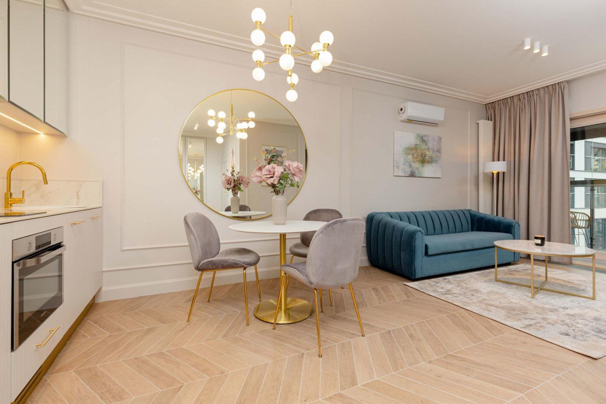 Apartment Lux Center Mennica By Renters Prestige Warschau