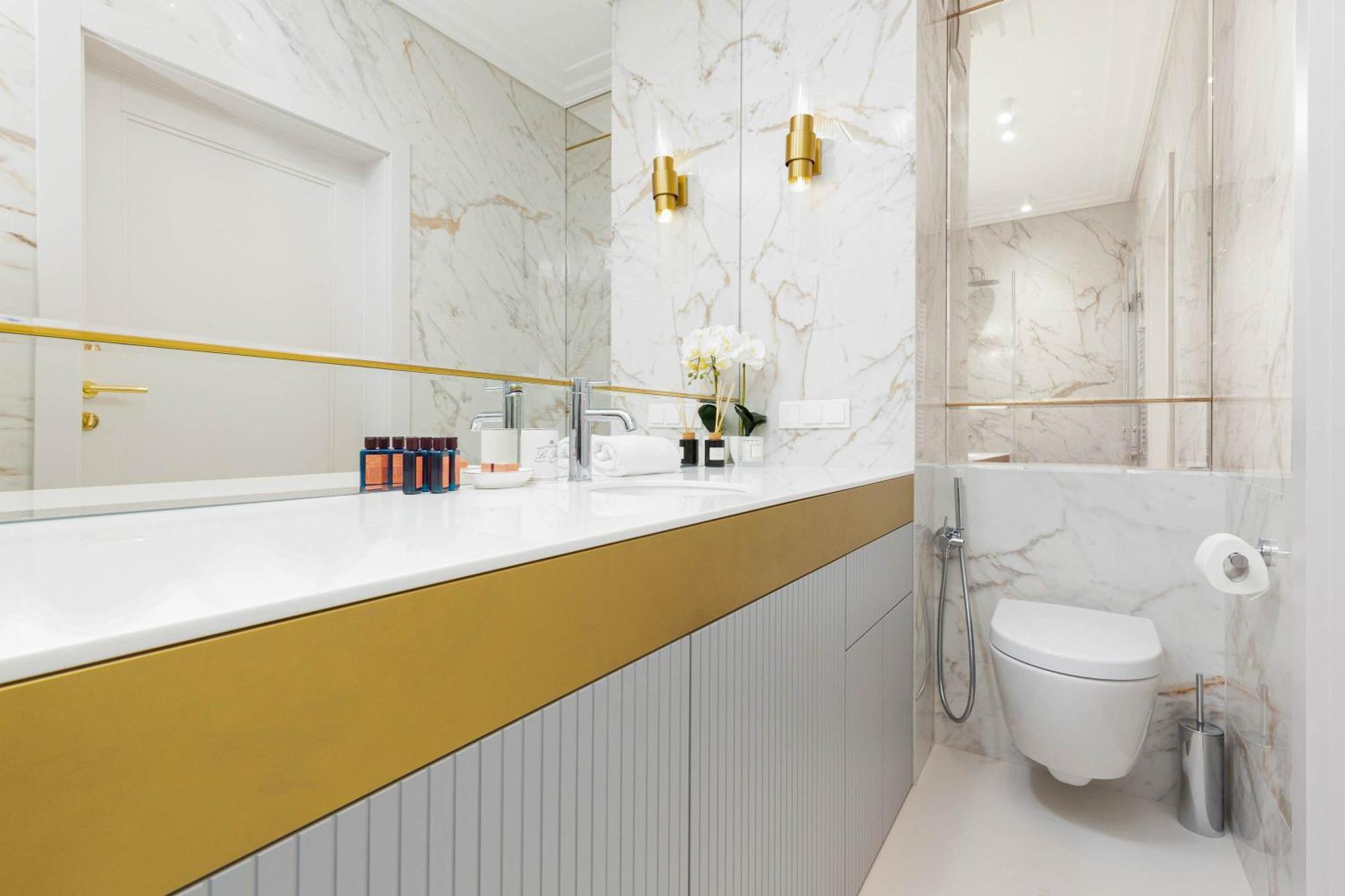Lux Center Mennica By Renters Prestige Apartment