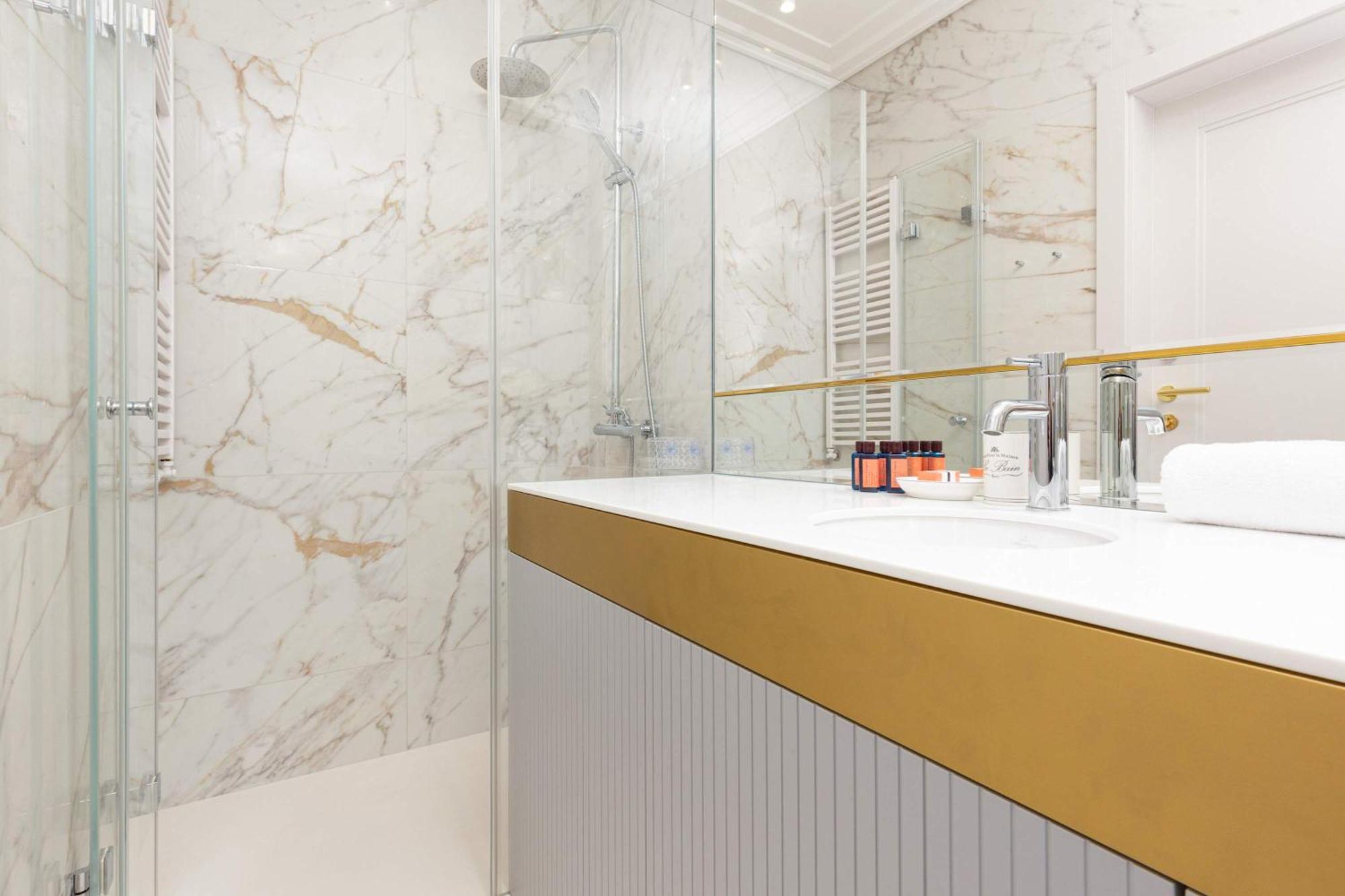 Apartment Lux Center Mennica By Renters Prestige Warschau