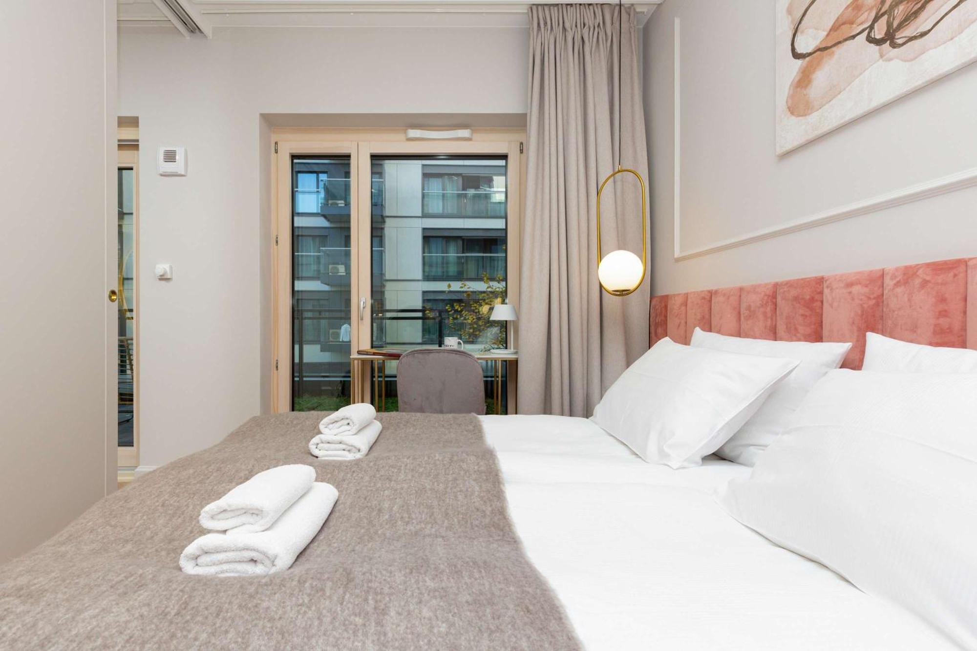 Apartment Lux Center Mennica By Renters Prestige