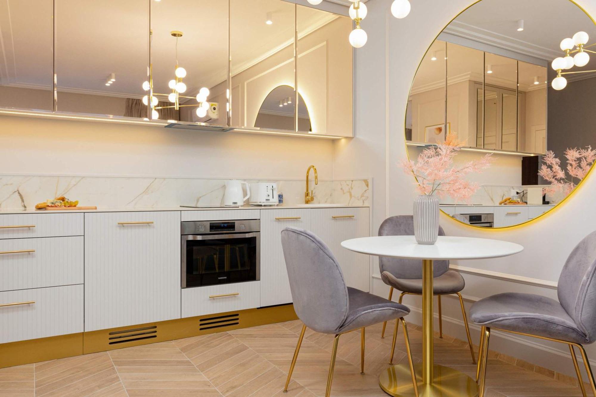 Apartment Lux Center Mennica By Renters Prestige Warschau