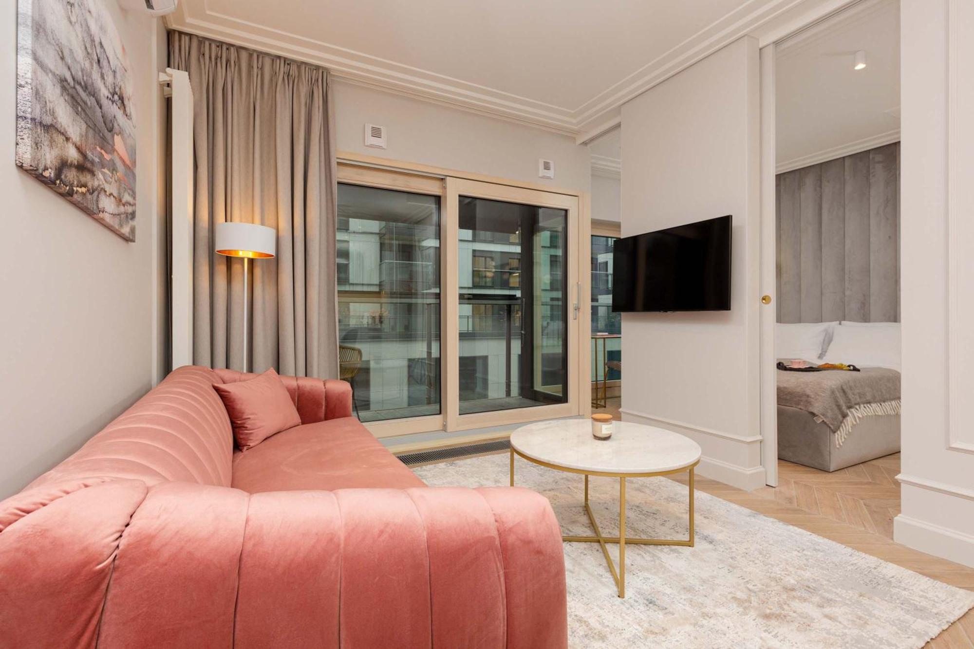 Lux Center Mennica By Renters Prestige Apartment